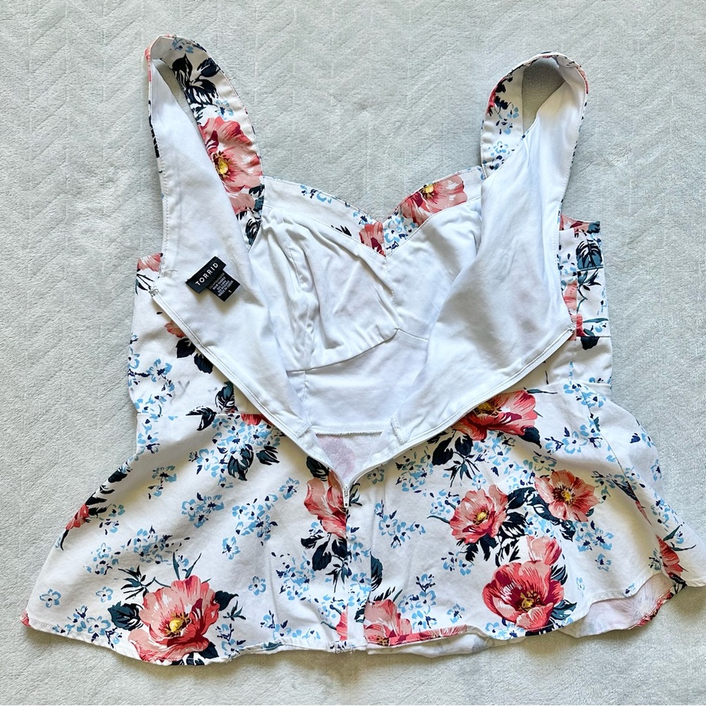Torrid Sweetheart Babydoll Peplum Tank White Floral Size‎ 1X - Picture 4 of 7